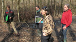 vier Personen im Wald